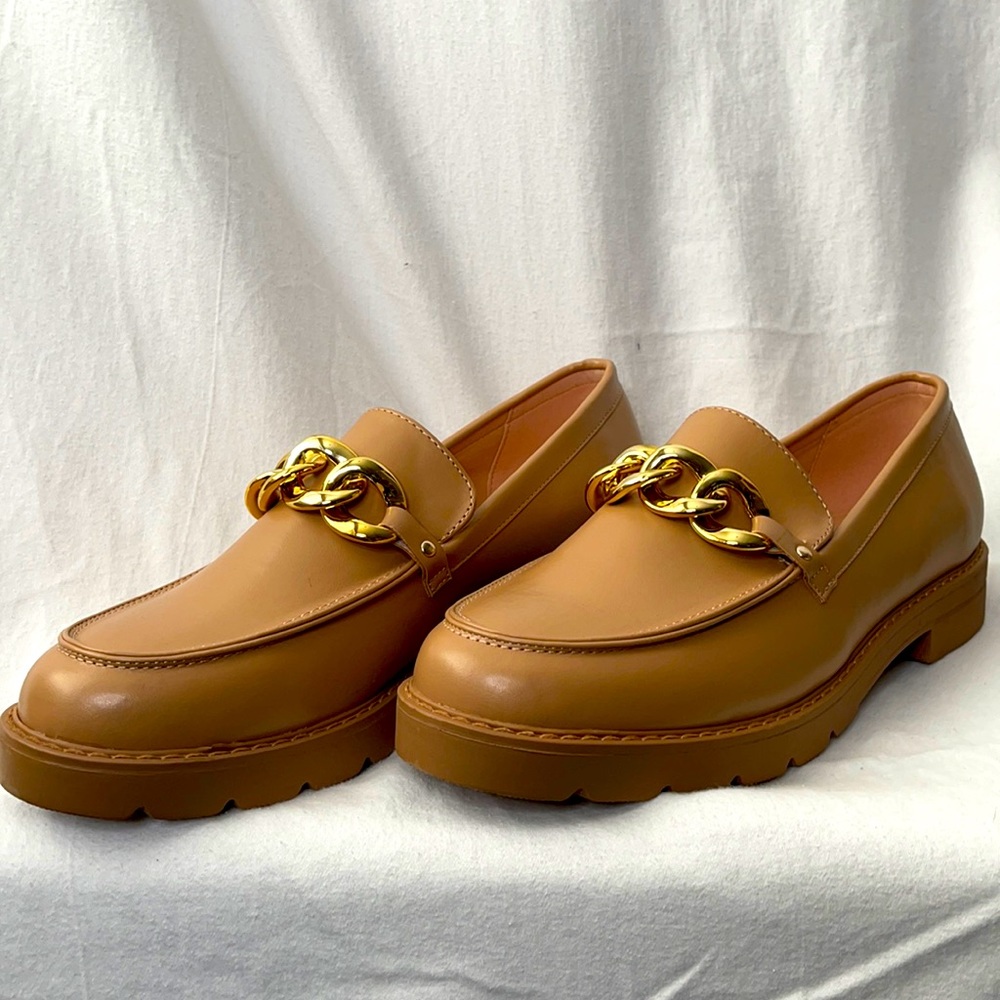Shoe dazzle - faux leather beige loafer with gold chain detail.